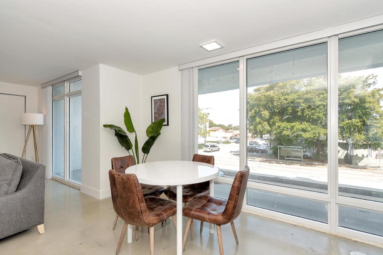 Roami At Grove 27 Apartment Маями Екстериор снимка
