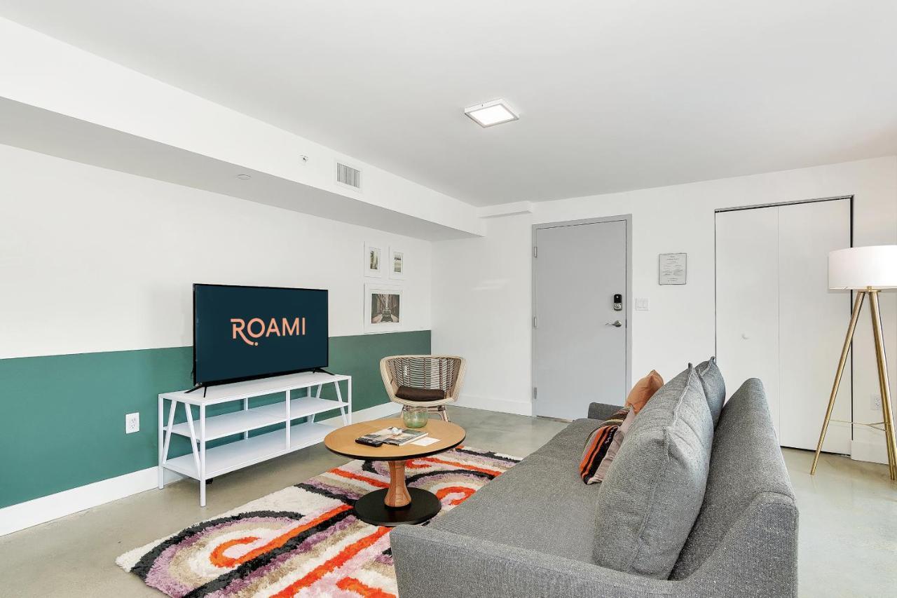 Roami At Grove 27 Apartment Маями Екстериор снимка