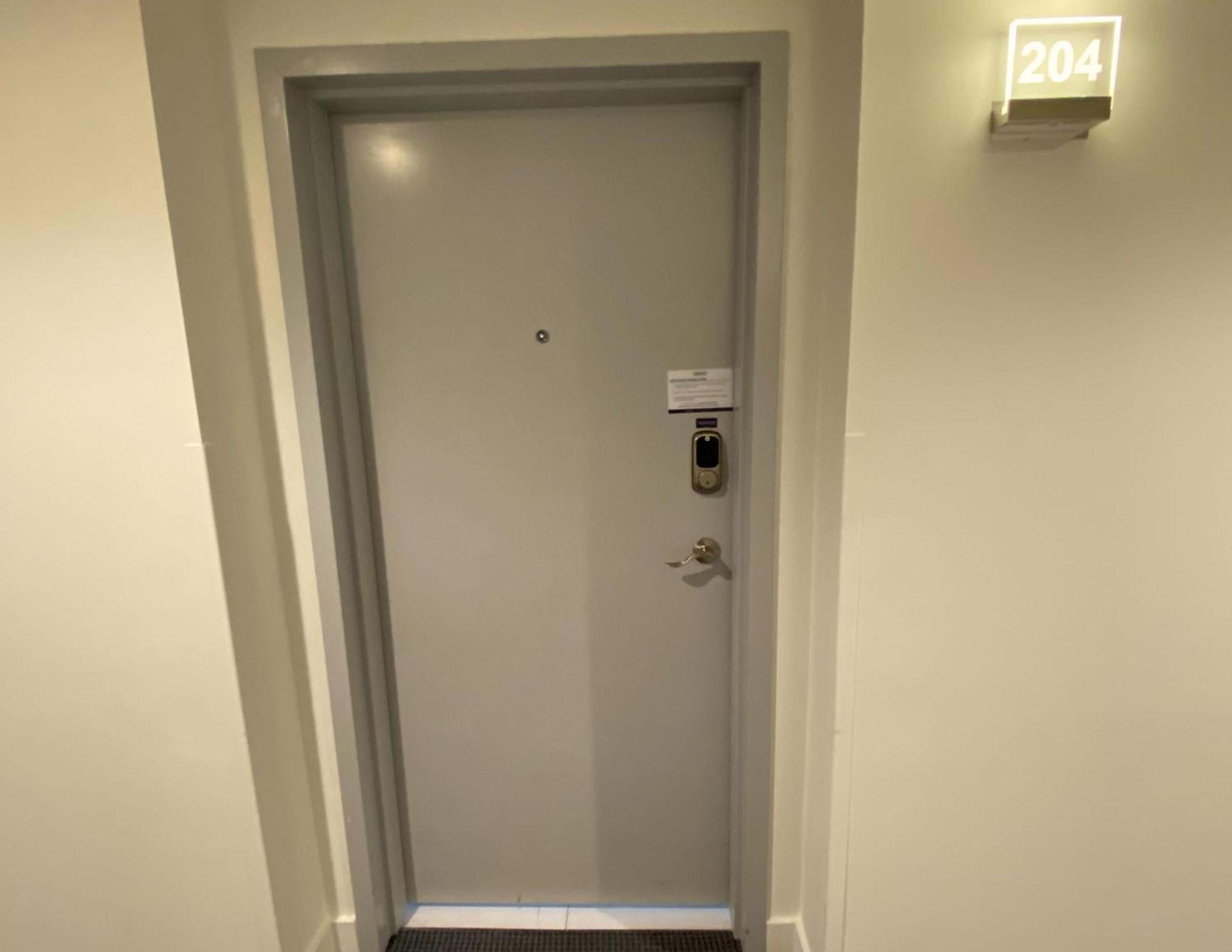 Roami At Grove 27 Apartment Маями Стая снимка