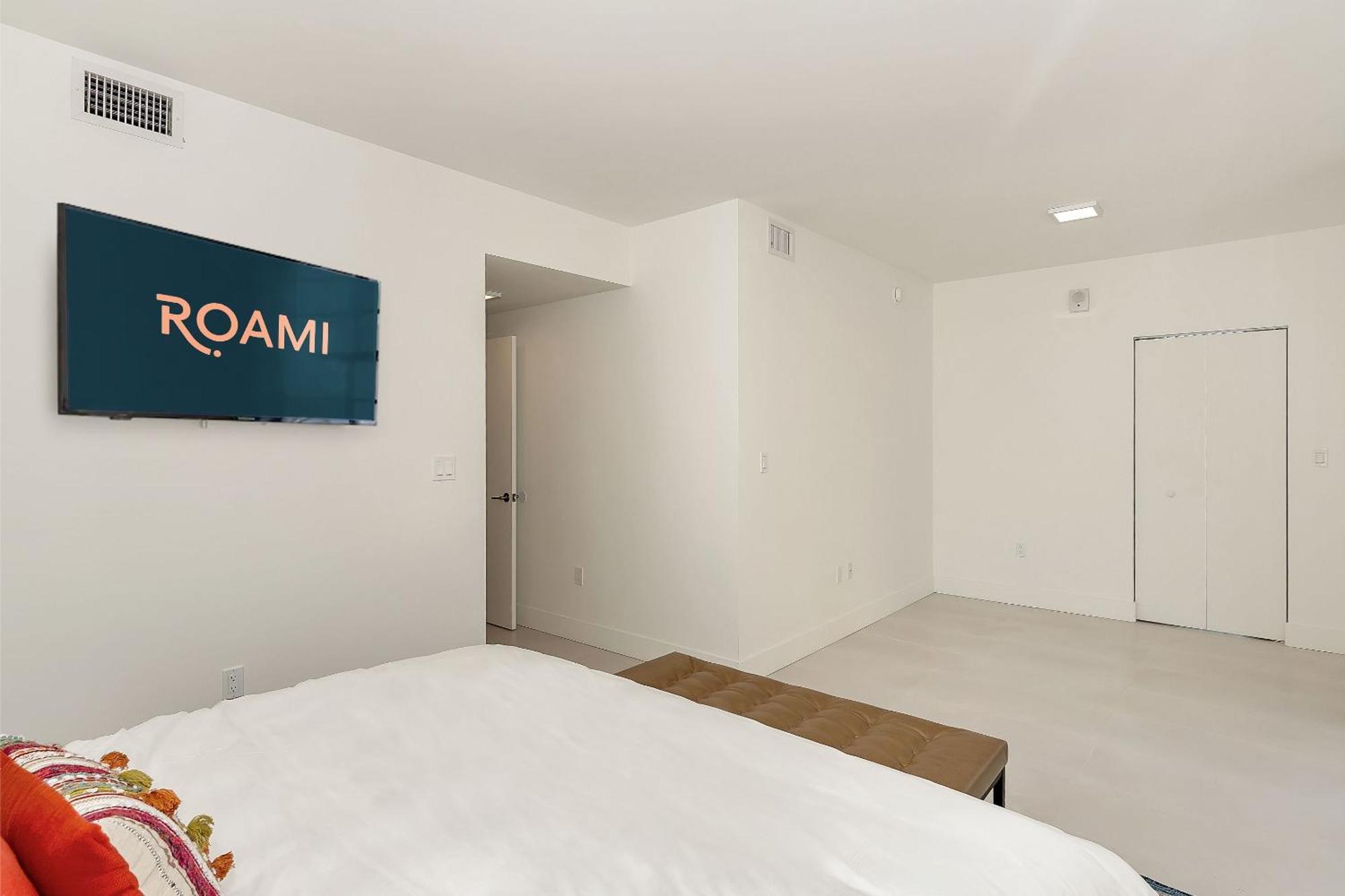 Roami At Grove 27 Apartment Маями Стая снимка