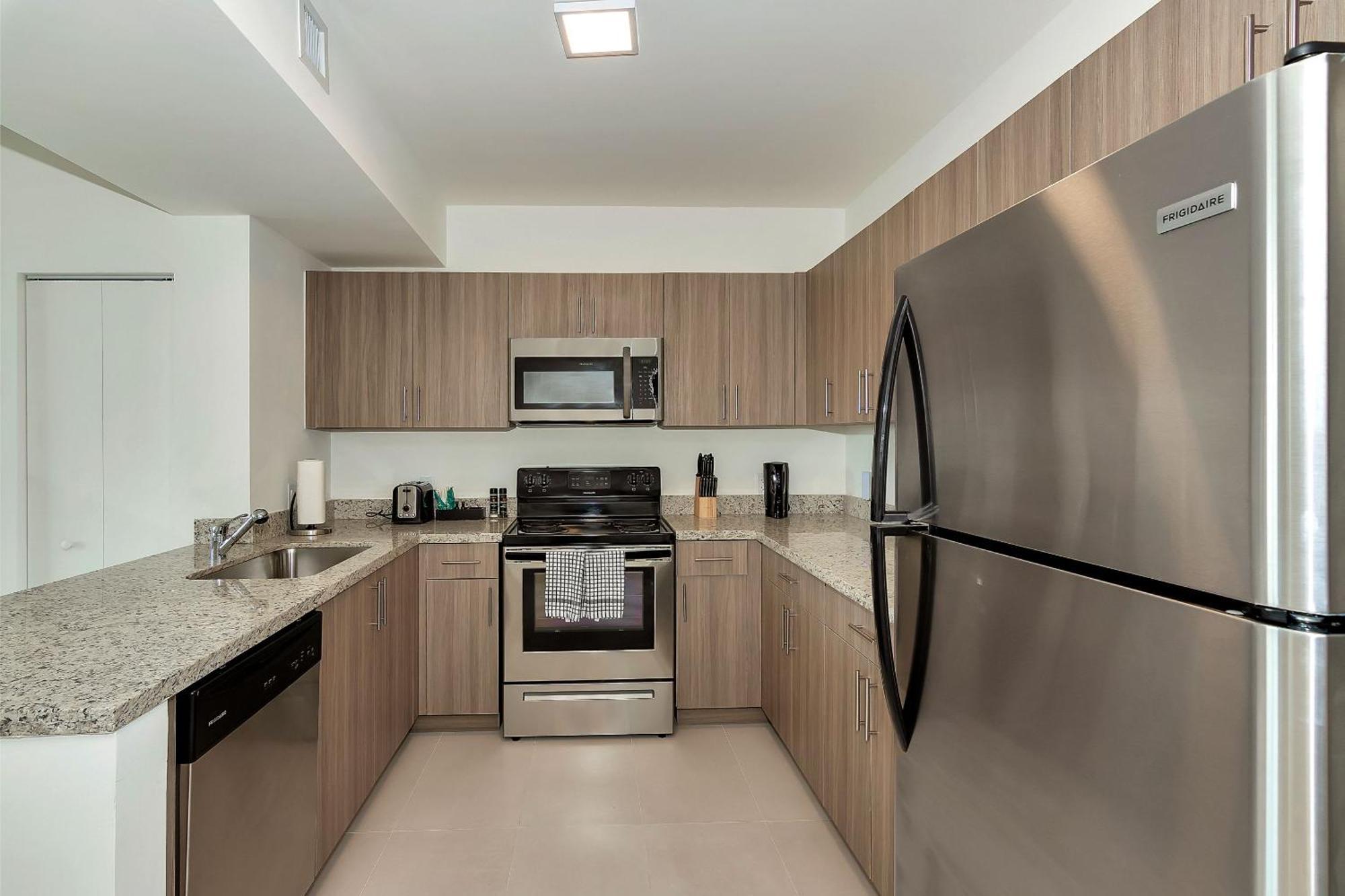 Roami At Grove 27 Apartment Маями Стая снимка