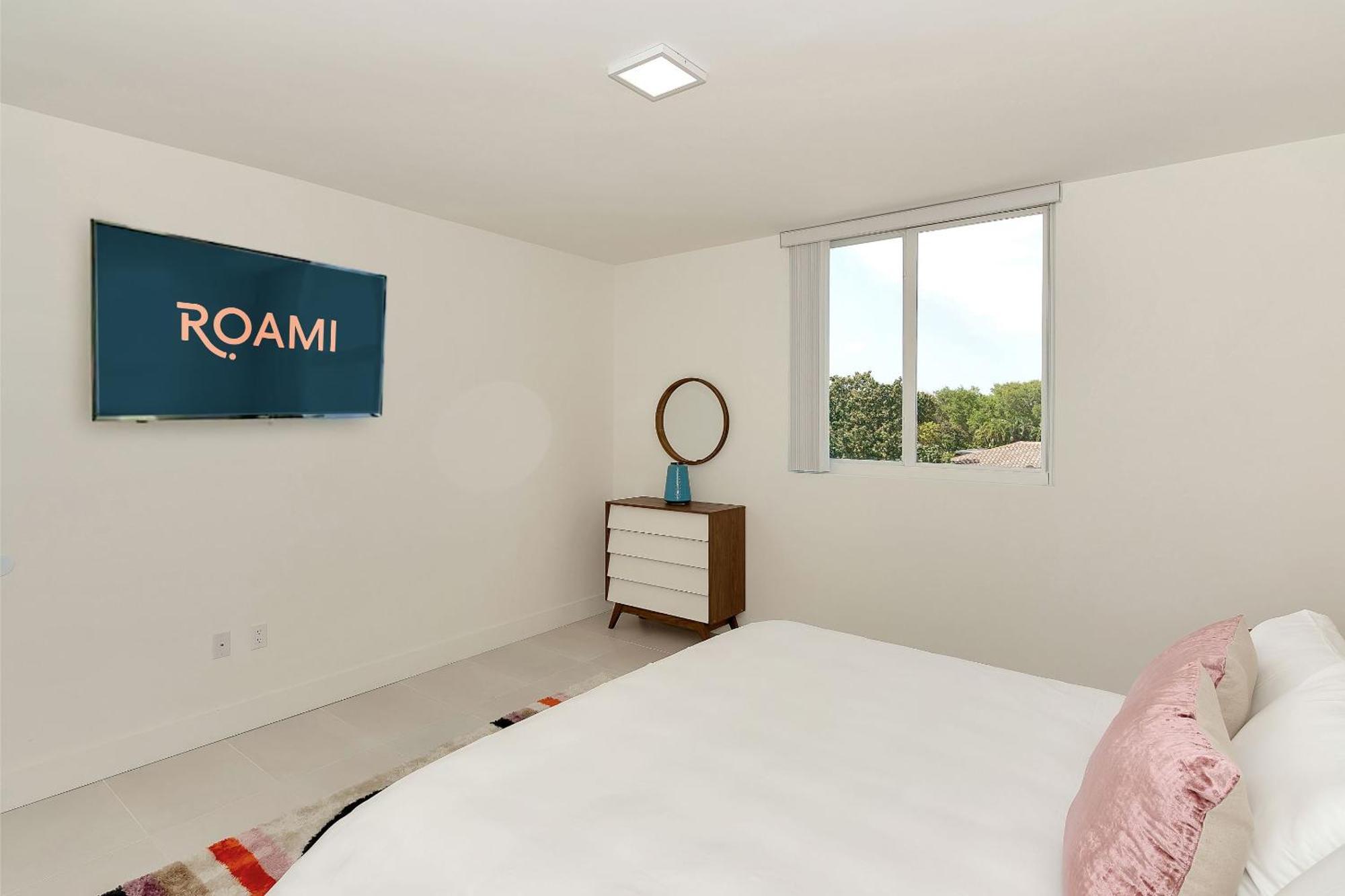 Roami At Grove 27 Apartment Маями Стая снимка