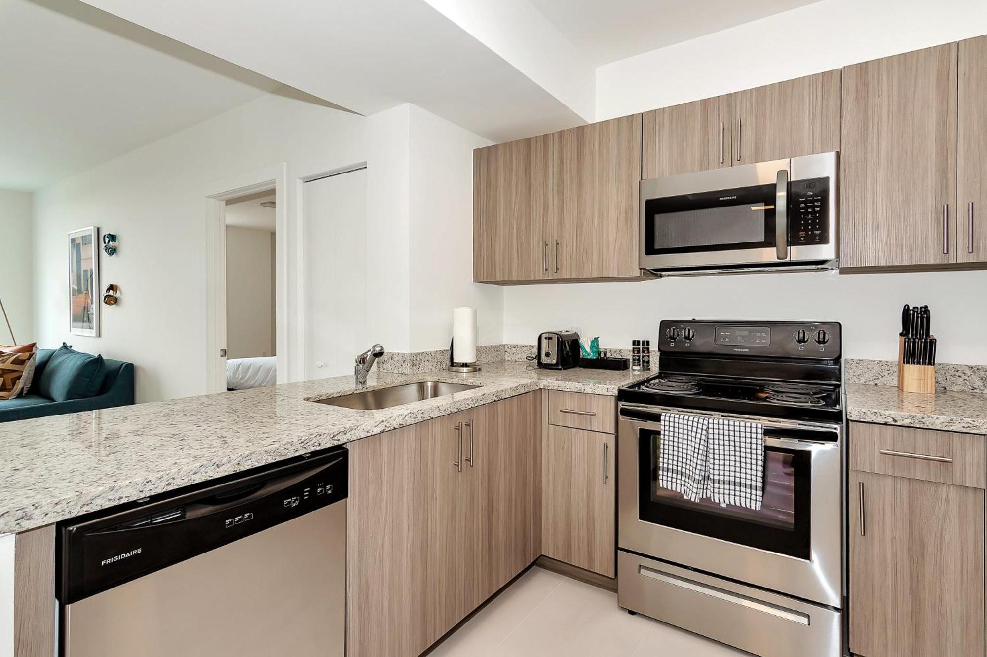 Roami At Grove 27 Apartment Маями Стая снимка